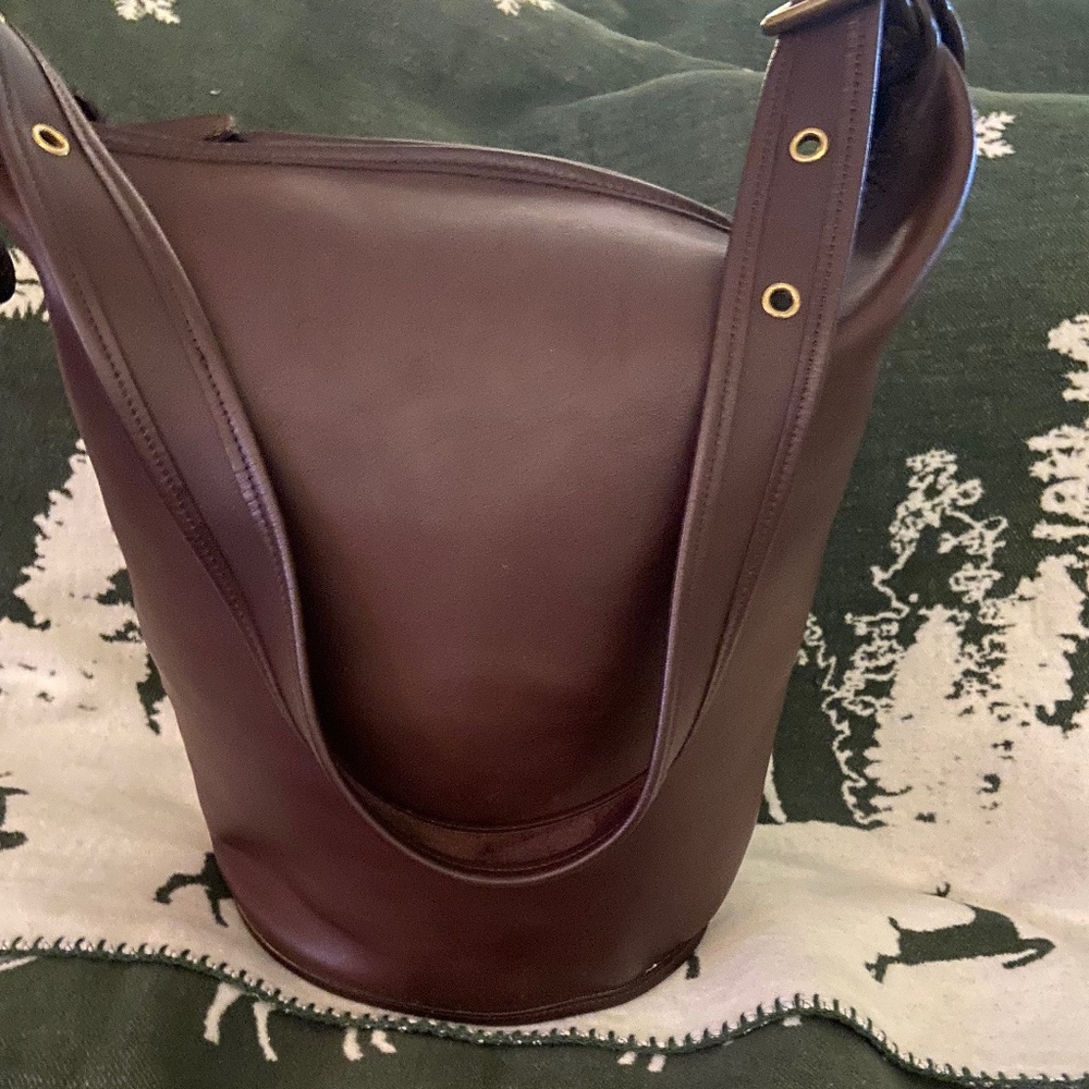 Coach XL feedbag Duffle like NEW